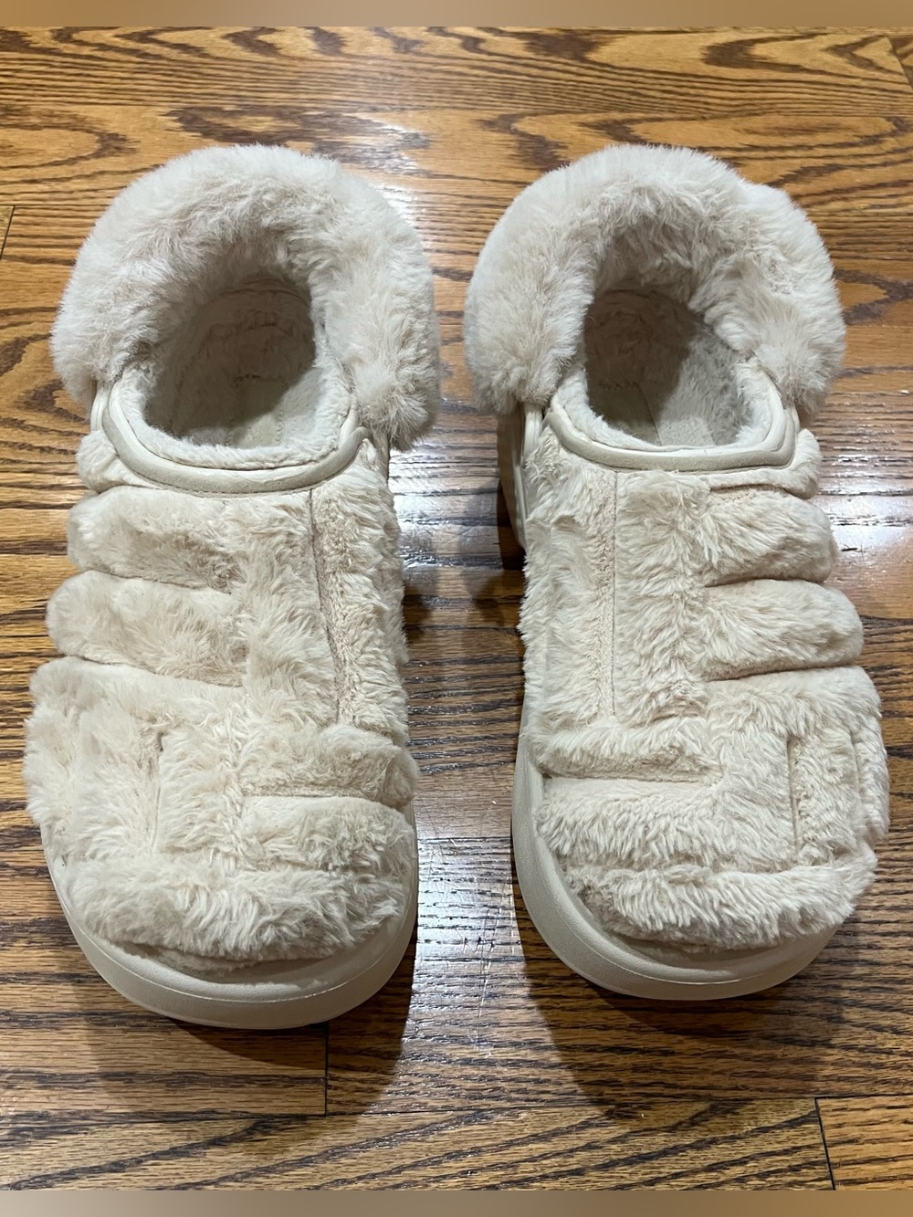 CROCS Stomp Quilted Clogs Stucco Unisex M11/W13 Cozy Chunky Faux Fur Streetwear